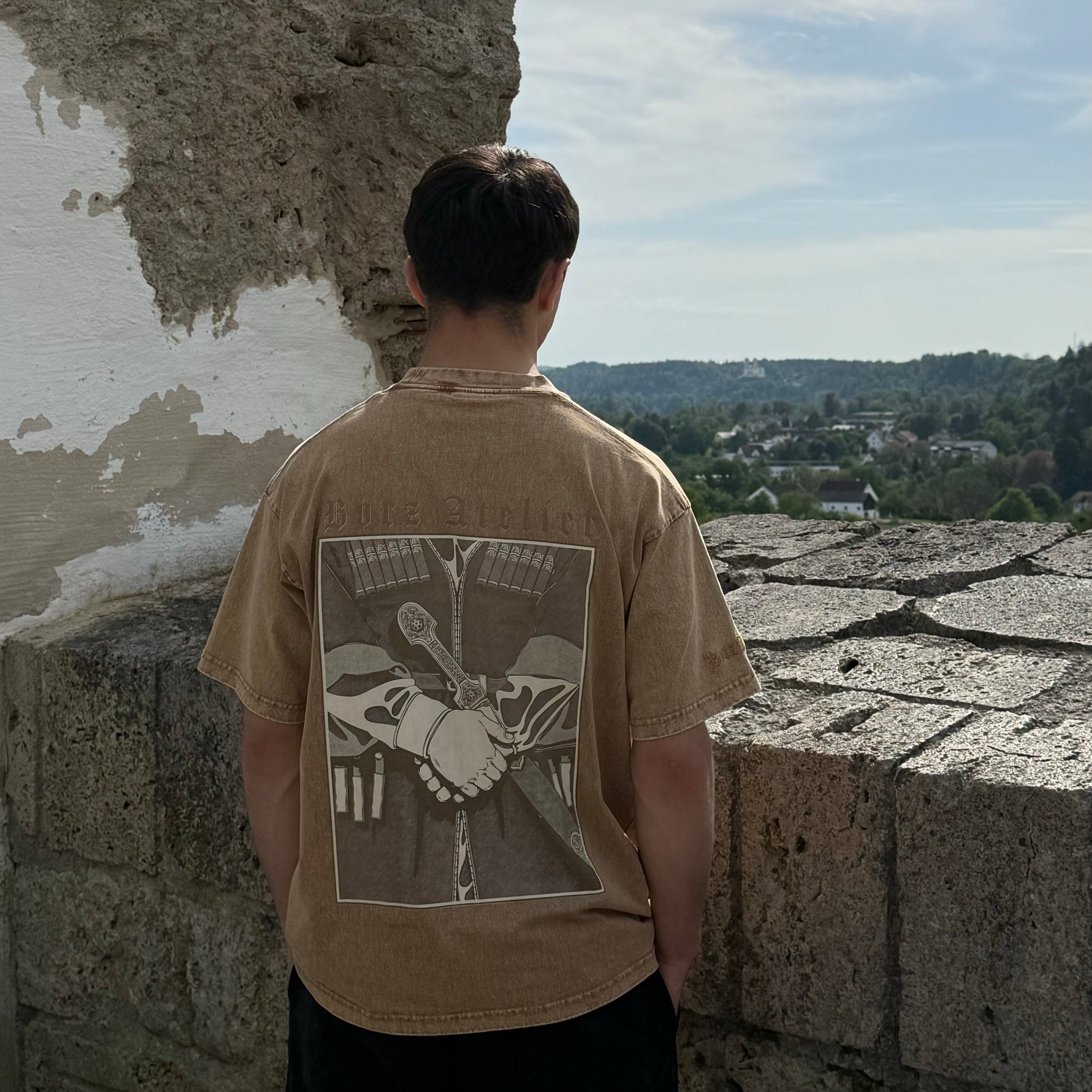 DAYMOHK T-shirt