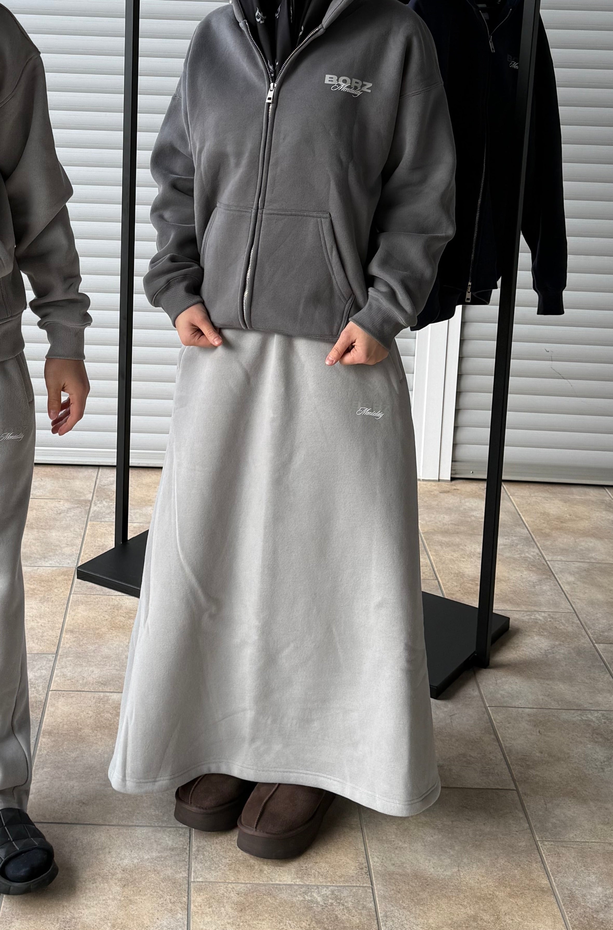 THE BORZ MENTALITY - skirt gray