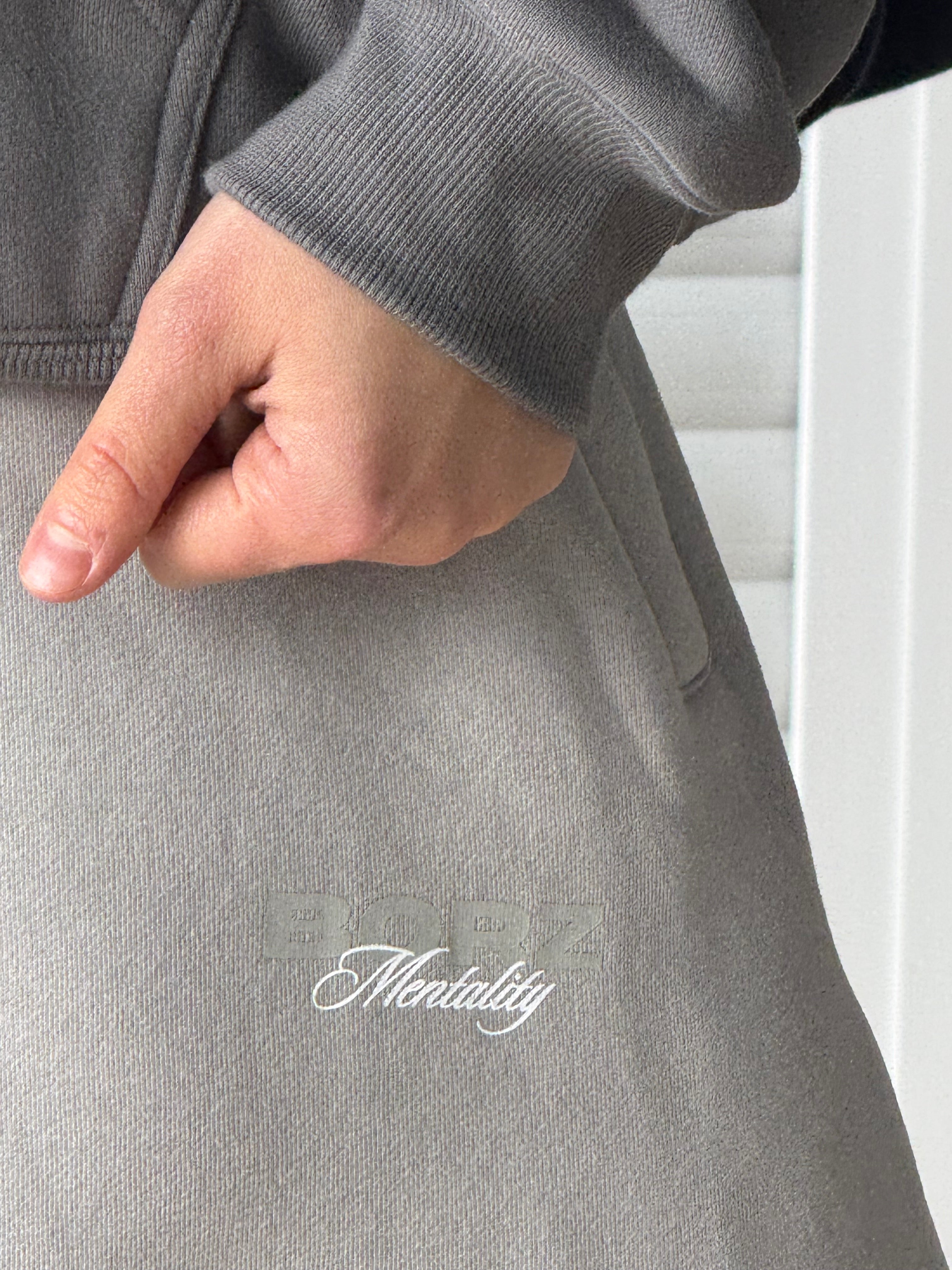 THE BORZ MENTALITY - skirt gray