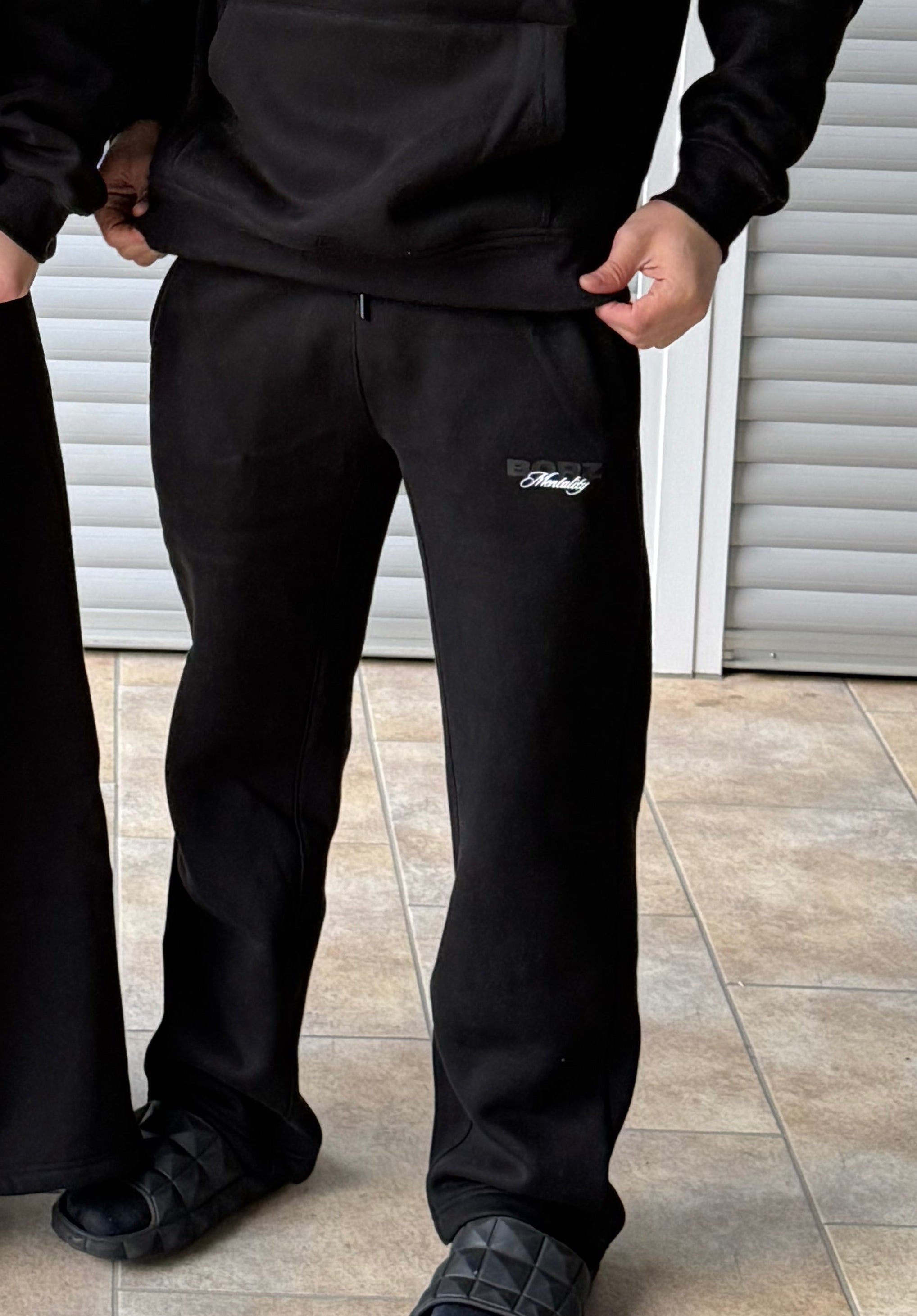 THE BORZ MENTALITY - pants black